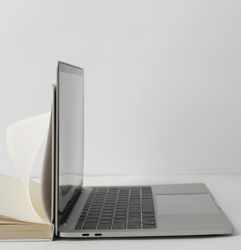 strony internetowe dla firm Designed by Freepik